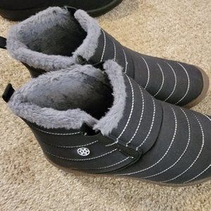 Woobling ankle boots women's size 10